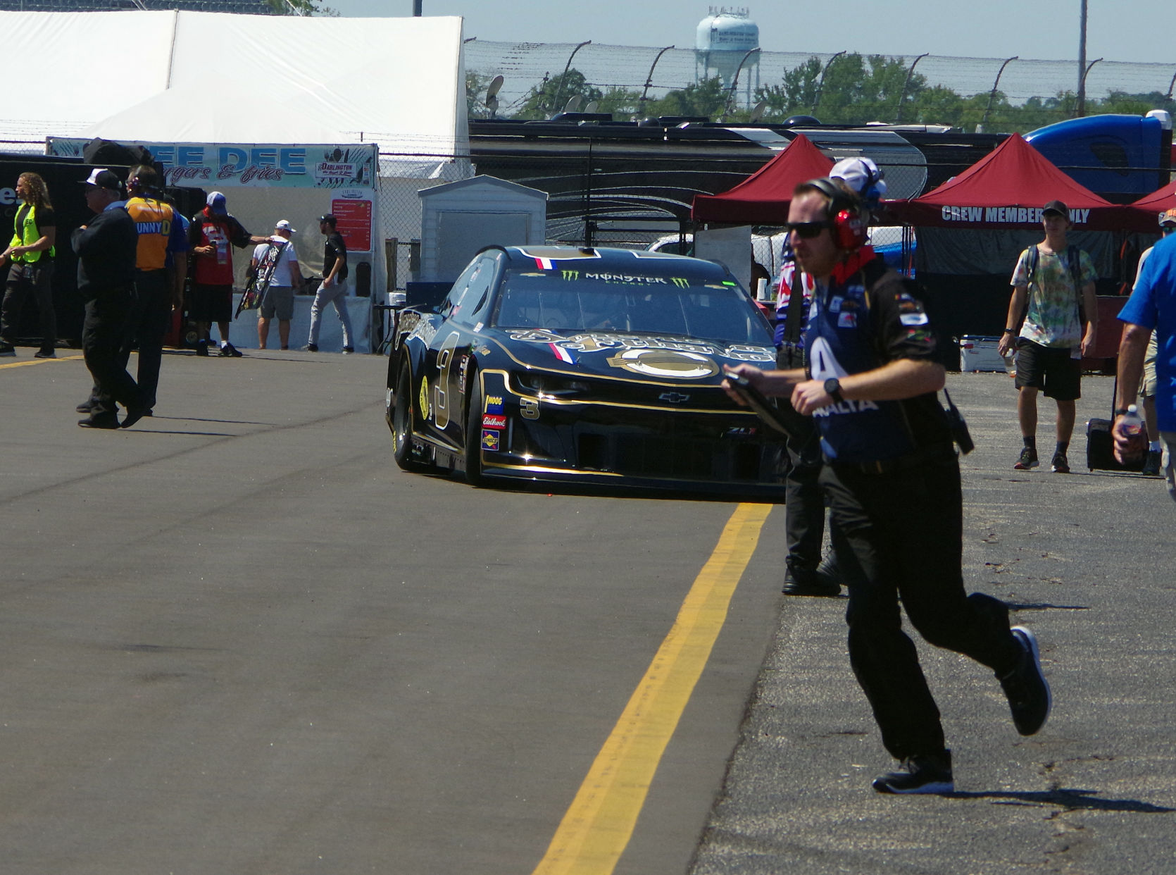 Friday at the Bojangles' Southern 500